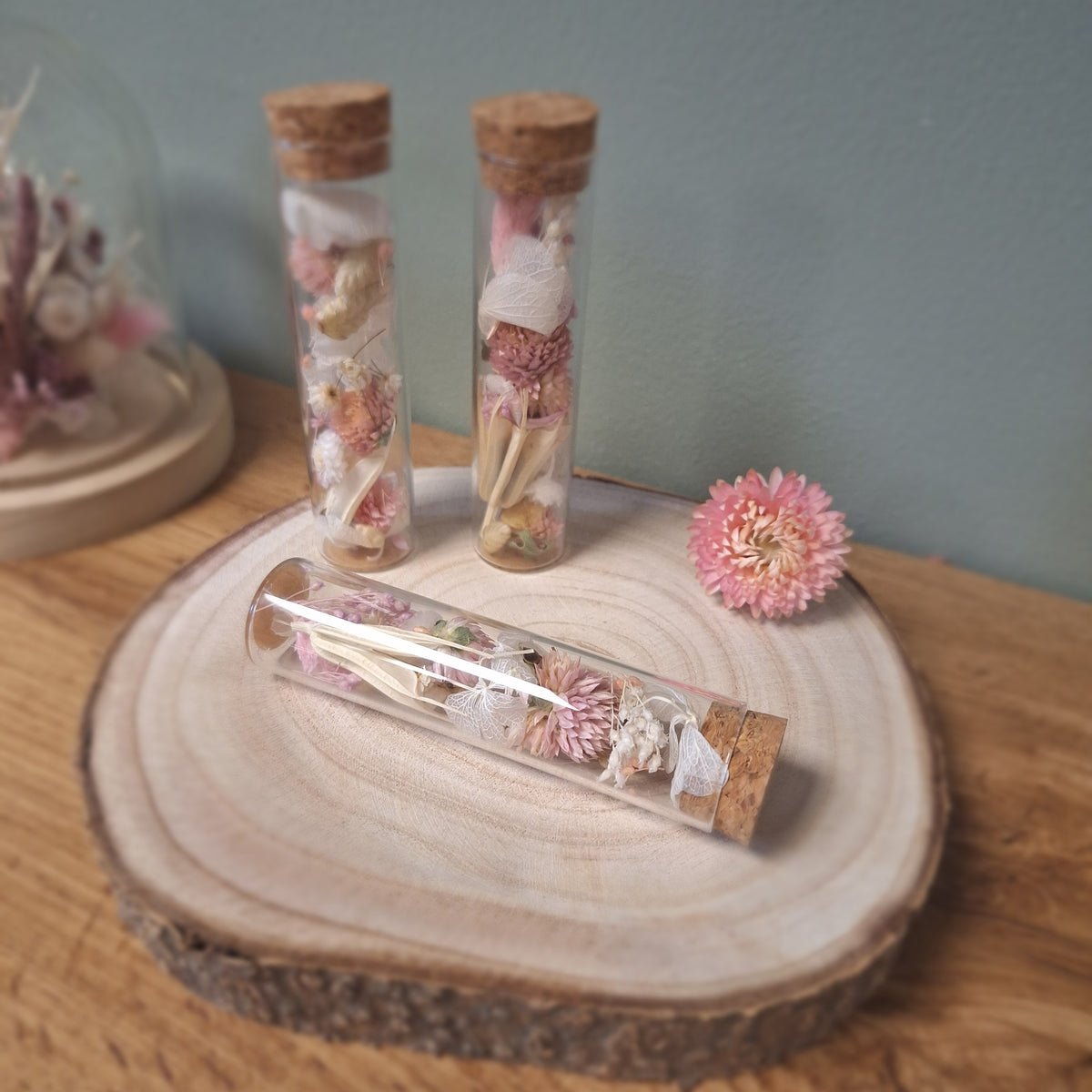 Les cadeaux pour vos invités : les fioles de fleurs séchées- par 10 minimum