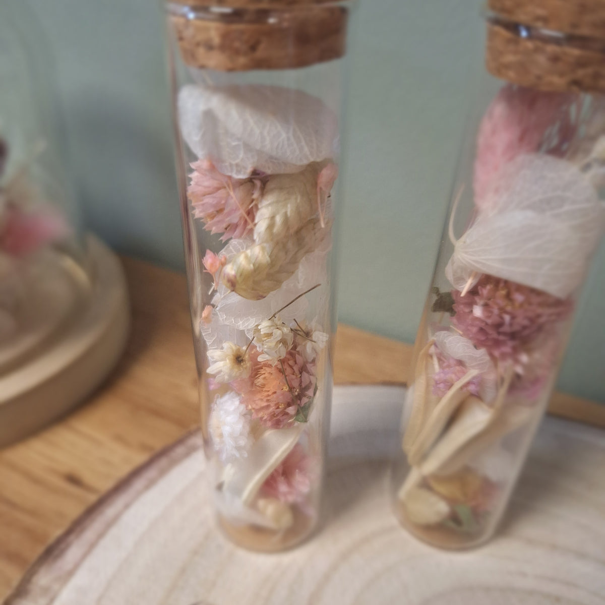 Les cadeaux pour vos invités : les fioles de fleurs séchées- par 10 minimum