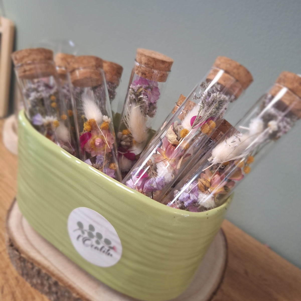 Les cadeaux pour vos invités : les fioles de fleurs séchées- par 10 minimum
