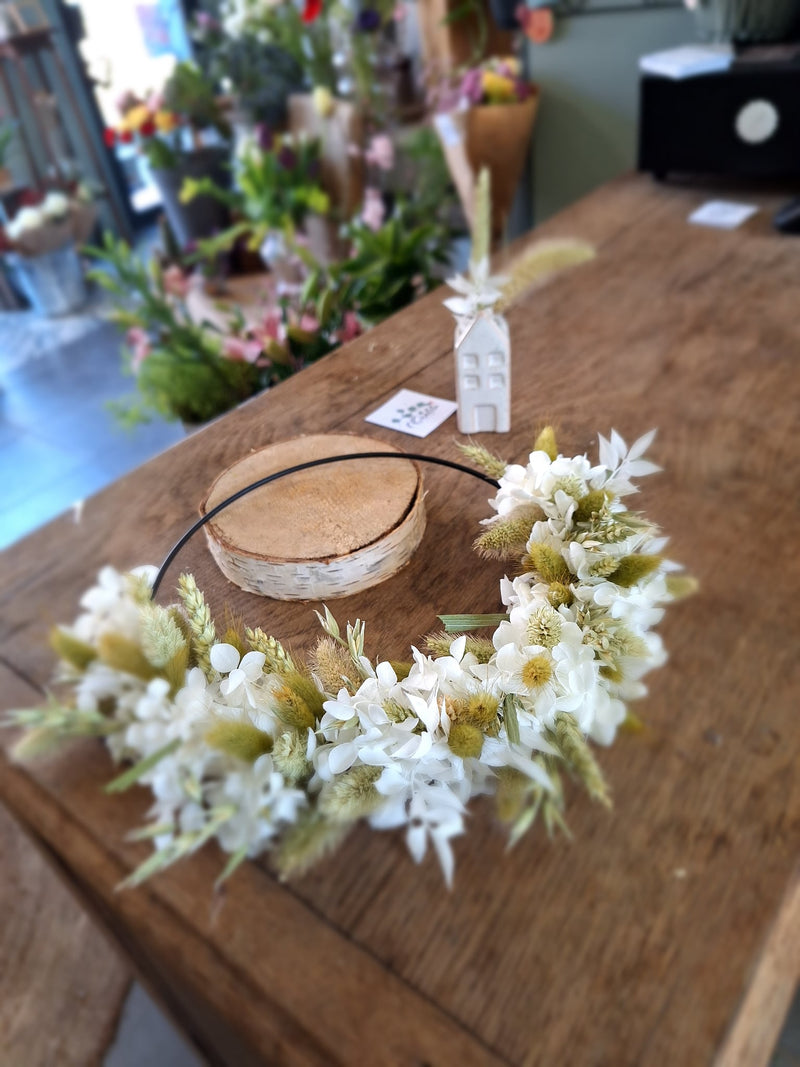 Couronne de fleurs séchées